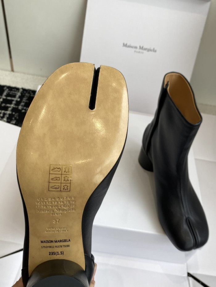 ma*s*n Ma*i*la tabi shoes