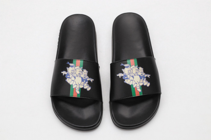 G*u*i sandals