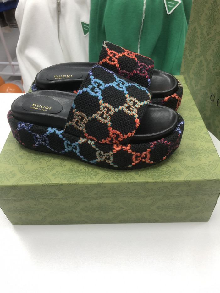 GUCC SANDALS