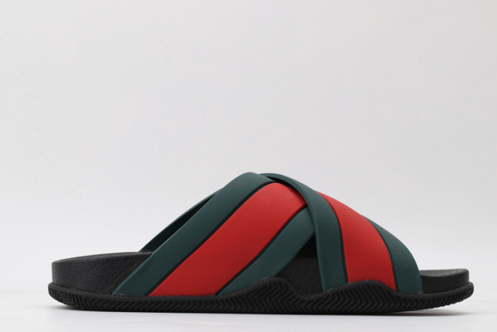 G*u*i sandals