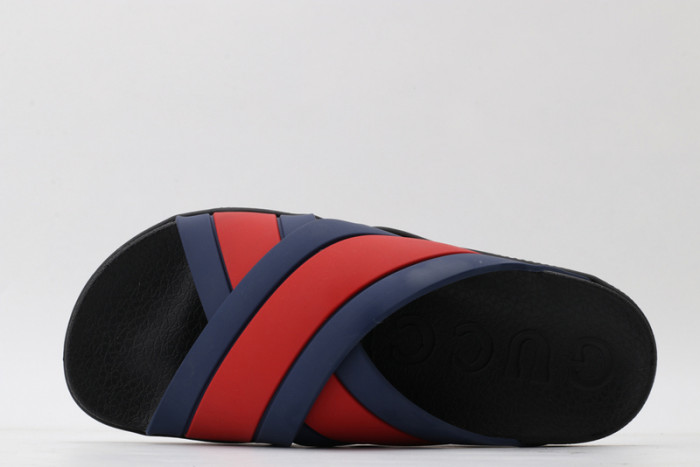 G*u*i sandals