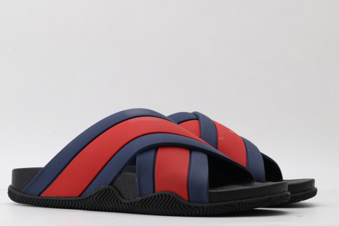 G*u*i sandals
